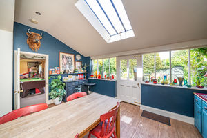 BREAKFAST ROOM- click for photo gallery